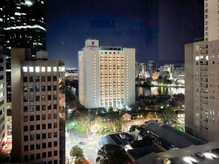 Amazing 2 Bedroom In Cbd! بريزبين المظهر الخارجي الصورة